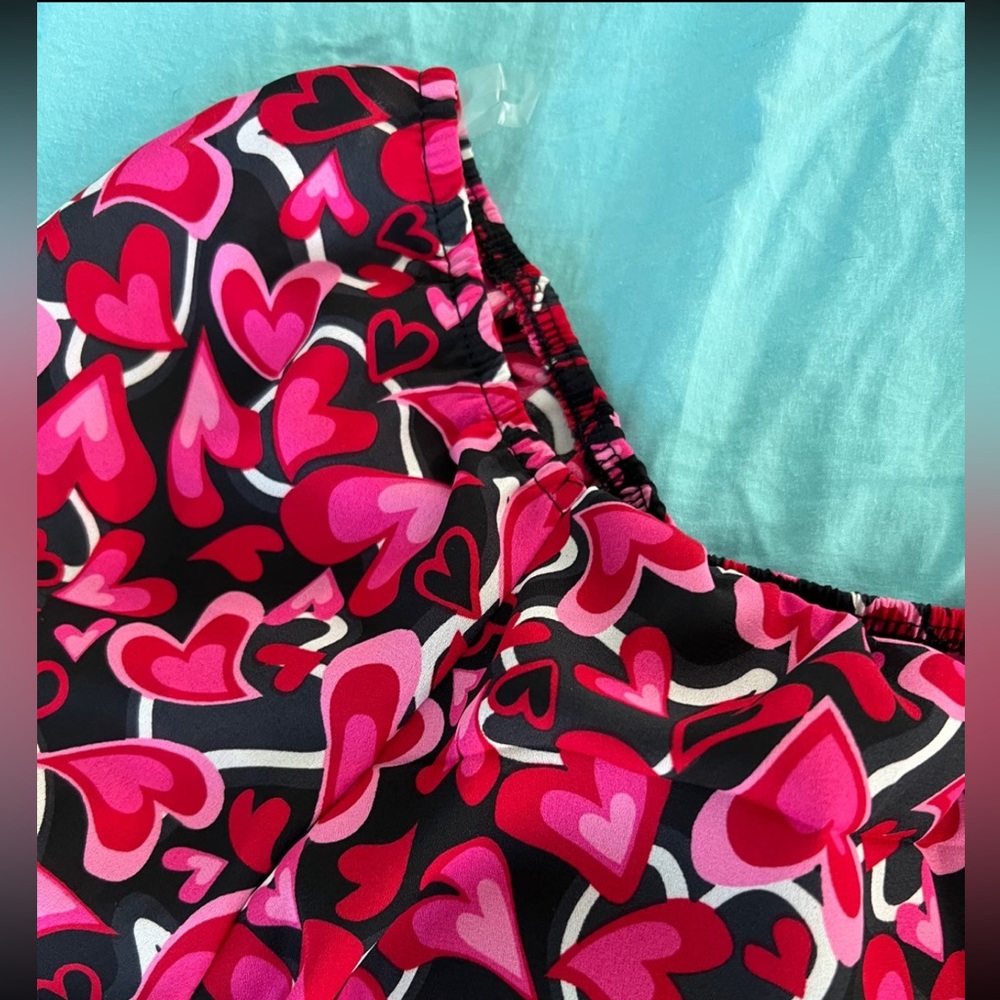 Madden NYC: LS Ruched Top w/ Tie Back - Picture 5 of 11